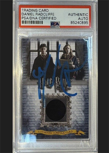 C8 - Gryffindor Students School Robes - Front